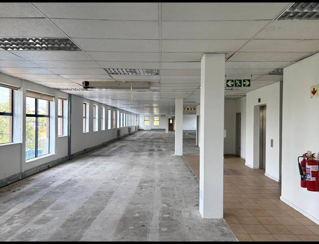 750M² OFFICE TO LET IN RANDJESPARK